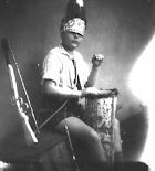 Als Indianer Trommler, 1960